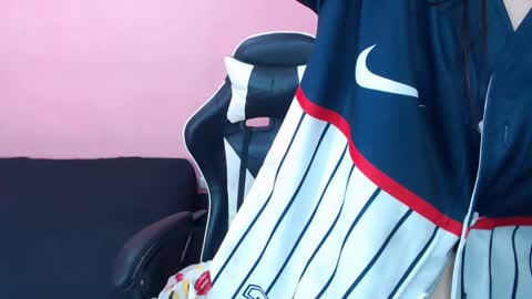 Snapshot of ambel_rose chatting on February 5, 10:22 pm ambel_rose online show from February 5, 10:22 pm