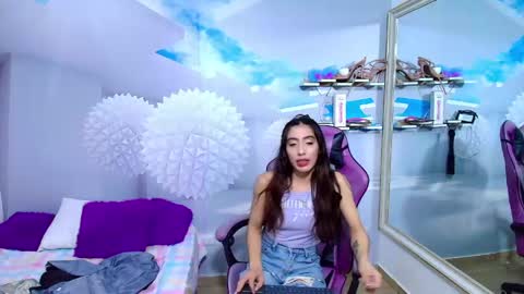 Snapshot of ambel_rose chatting on May 13, 7:06 am ambel_rose online show from May 13, 7:06 am