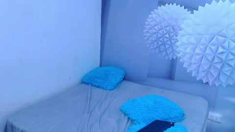 Snapshot of ambel_rose chatting on May 15, 1:12 am ambel_rose online show from May 15, 1:12 am
