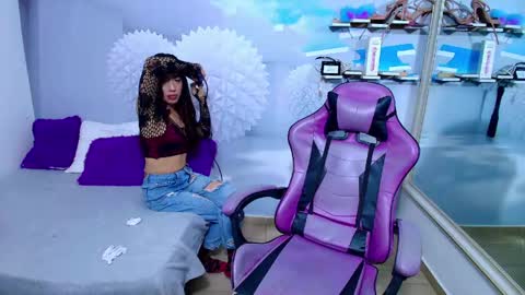 Snapshot of ambel_rose chatting on May 16, 4:09 am ambel_rose online show from May 16, 4:09 am