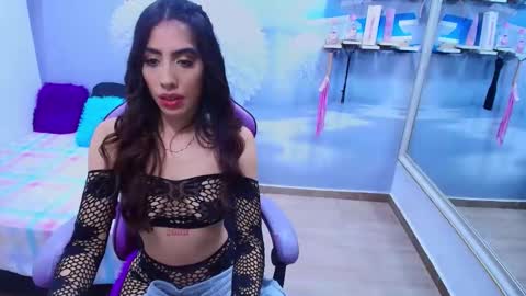 Snapshot of ambel_rose chatting on May 25, 9:10 pm ambel_rose online show from May 25, 9:10 pm