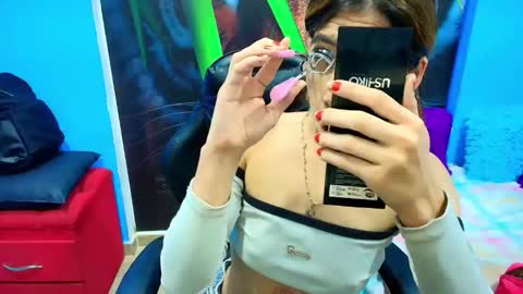 Snapshot of ambel_rose chatting on June 8, 3:18 am ambel_rose online show from June 8, 3:18 am