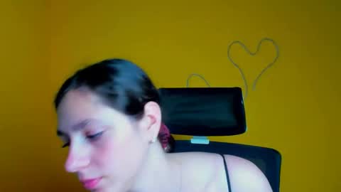 Snapshot of amber__r chatting on May 19, 11:05 am Amber online show from May 19, 11:05 am