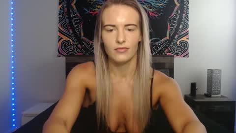 Snapshot of amber__xoxo chatting on September 22, 1:46 pm Amber online show from September 22, 1:46 pm