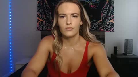 Snapshot of amber__xoxo chatting on November 22, 3:11 pm Amber online show from November 22, 3:11 pm