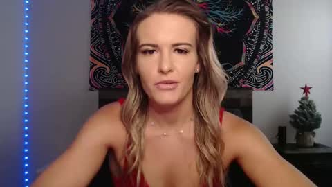 Snapshot of amber__xoxo chatting on December 21, 3:19 pm Amber online show from December 21, 3:19 pm