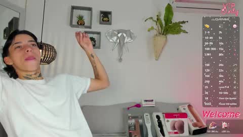 Amber  online show from December 20, 2:57 pm