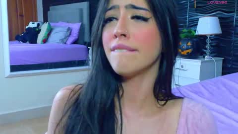 amber_bull online show from November 21, 1:10 pm