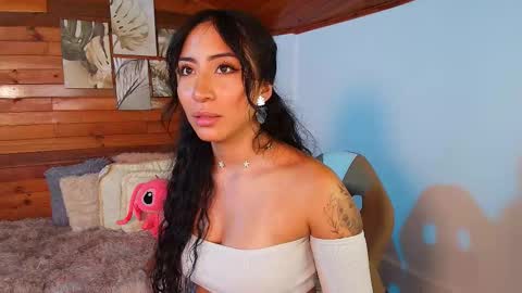 Snapshot of amber_curly chatting on October 22, 9:47 pm amber_curly online show from October 22, 9:47 pm