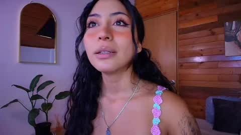 Snapshot of amber_curly chatting on May 9, 5:07 pm amber_curly online show from May 9, 5:07 pm