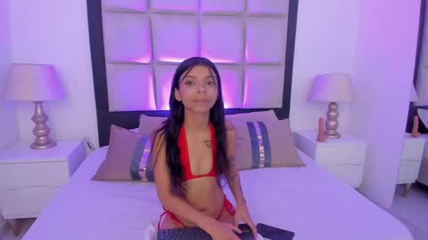 amber_harriis online show from April 28, 4:50 am
