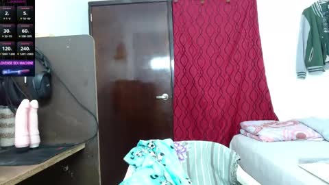 Snapshot of amber_kholin chatting on May 25, 3:01 am scarlett online show from May 25, 3:01 am