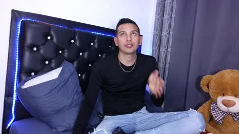 Snapshot of amber_max chatting on February 6, 2:38 am franyer antolinez online show from February 6, 2:38 am