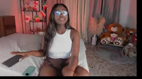 Snapshot of amber_maxwell chatting on July 6, 9:17 pm Amber online show from July 6, 9:17 pm