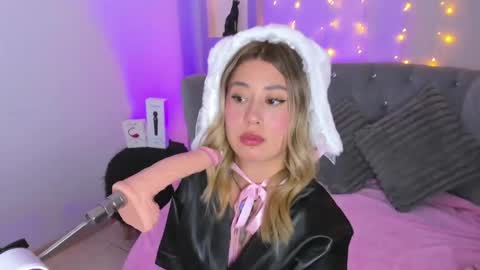 amber_palmer online show from April 23, 8:00 pm