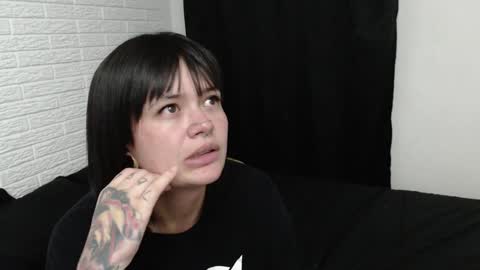 Snapshot of amber_rouss chatting on January 4, 5:05 am ROUSS online show from January 4, 5:05 am