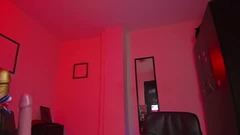 Snapshot of amber_smith20 chatting on January 25, 1:21 am find me here ---    online show from January 25, 1:21 am