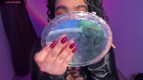 find me here ---    online show from November 9, 10:19 pm