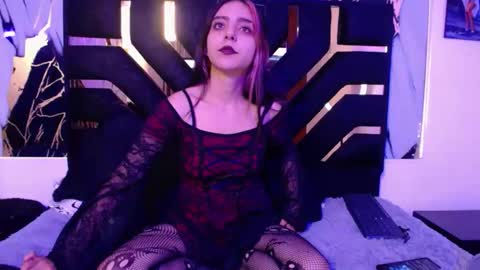 Snapshot of amberblackcs01 chatting on April 23, 2:30 pm amber online show from April 23, 2:30 pm