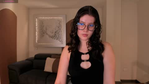 Snapshot of amberfarrell chatting on June 4, 9:10 pm Amber online show from June 4, 9:10 pm