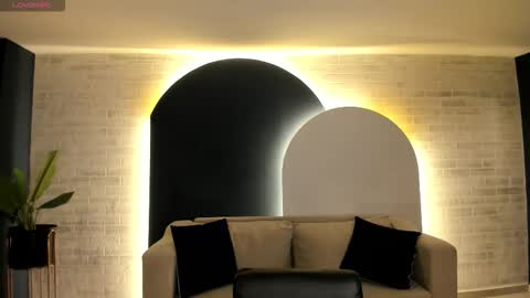 Snapshot of amberfox_1 chatting on November 25, 12:05 pm Amber Fox online show from November 25, 12:05 pm