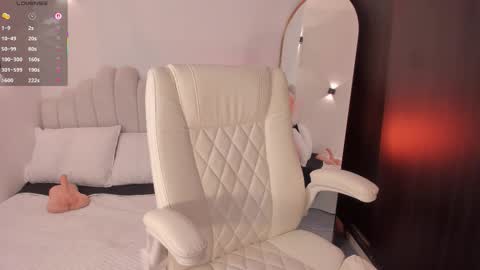 Amber  online show from January 6, 11:40 pm