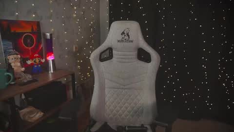 Snapshot of amberlyyy chatting on October 7, 6:21 am my name is Sonya but you can call me your favorite girl 3 online show from October 7, 6:21 am