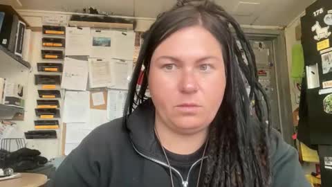Snapshot of ambermoss7 chatting on April 8, 7:14 pm ambermoss7 online show from April 8, 7:14 pm