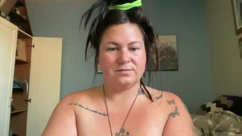 Snapshot of ambermoss7 chatting on July 6, 5:04 pm ambermoss7 online show from July 6, 5:04 pm
