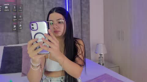 Snapshot of amberrferreira chatting on December 11, 11:41 am Amber Ferreira online show from December 11, 11:41 am