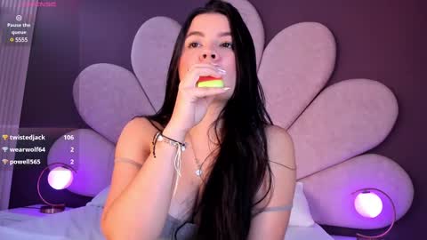 Snapshot of amberrferreira chatting on February 25, 1:17 pm Amber Ferreira online show from February 25, 1:17 pm