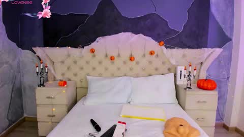 Amber Grey online show from October 22, 6:18 pm