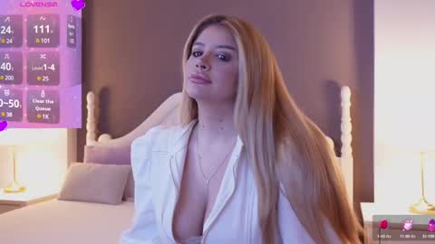 Amberseyes online show from February 9, 12:30 pm