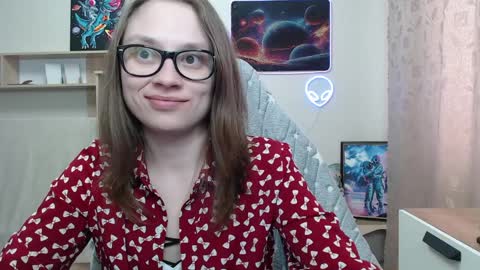 Snapshot of ambersimard chatting on April 11, 7:45 am Amber online show from April 11, 7:45 am