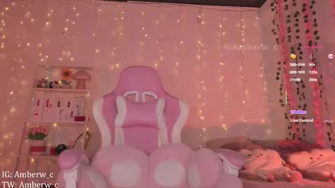 Snapshot of amberw_c chatting on October 24, 2:52 am IG - TW Amberw c online show from October 24, 2:52 am