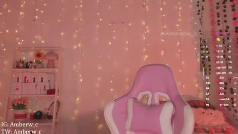 Snapshot of amberw_c chatting on November 4, 3:05 am IG - TW Amberw c online show from November 4, 3:05 am