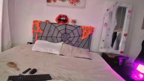 Snapshot of amberx_sweet chatting on October 11, 3:54 pm Amber online show from October 11, 3:54 pm
