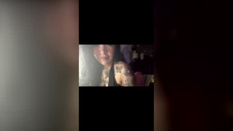 ambitiousreyna online show from March 22, 1:42 am