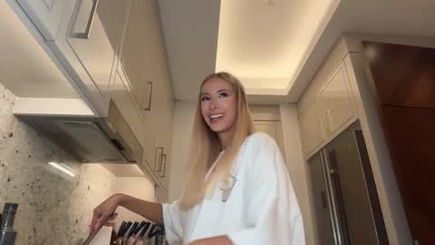 Ambre online show from March 6, 4:09 am