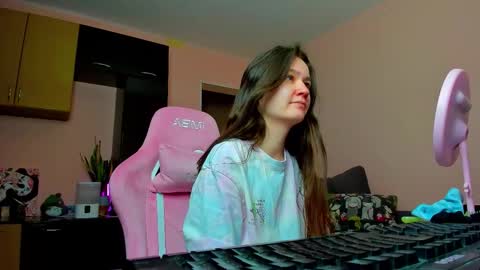 Eileen online show from December 3, 11:30 am