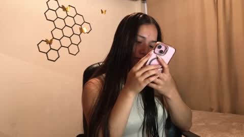 Snapshot of amelia___hall chatting on October 2, 3:41 pm Amelia online show from October 2, 3:41 pm