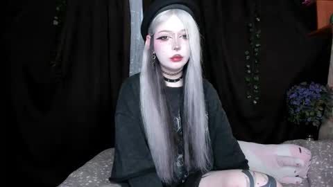 Snapshot of amelia__miller chatting on November 13, 12:15 pm Amelia online show from November 13, 12:15 pm