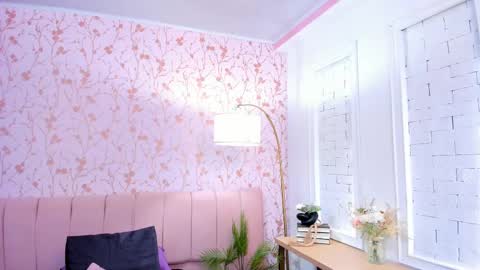 Amelia Adams online show from November 6, 7:15 pm