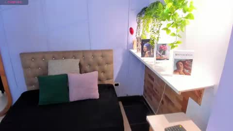 Snapshot of amelia_adms chatting on July 10, 12:08 pm Amelia Adams online show from July 10, 12:08 pm
