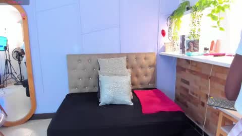 Snapshot of amelia_adms chatting on July 14, 12:22 pm Amelia Adams online show from July 14, 12:22 pm