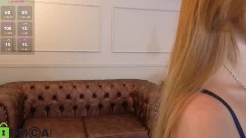 Snapshot of amelia_chillvibes chatting on October 19, 11:55 am AMELIA online show from October 19, 11:55 am