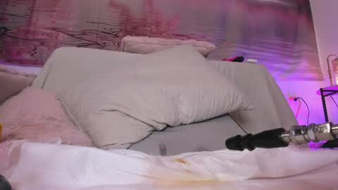 Amelia  online show from July 16, 3:12 am