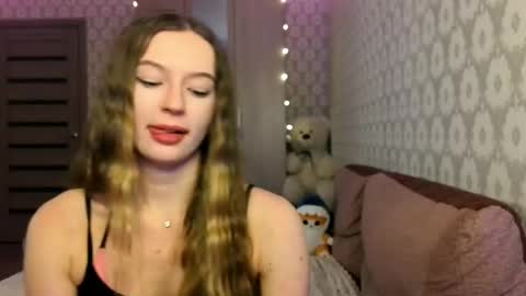 amelia_murmeow online show from May 5, 8:28 pm