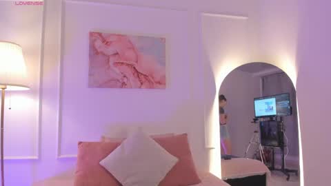  Amelia  online show from May 26, 7:43 pm