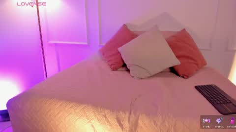 Snapshot of amelia_sanz chatting on July 2, 12:22 pm Amelia online show from July 2, 12:22 pm